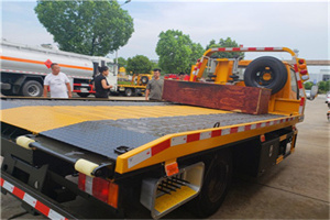 突泉附近拖车电话号码服务