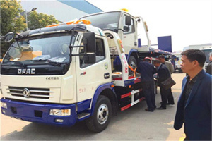 突泉汽车道路救援拖车价格